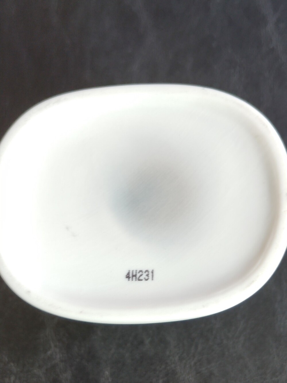 Empty Diptyque Marble-Pattern Porcelain Candle Holder - Picture 5 of 6